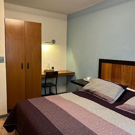 El Salto De Camela Hostal Uruapan  Kültér fotó