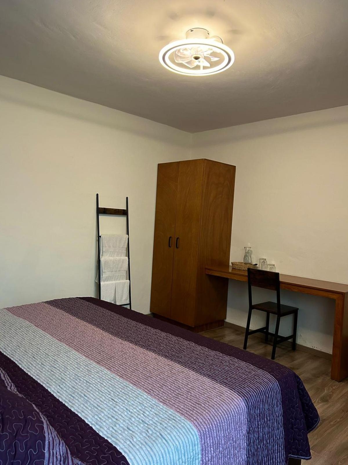 El Salto De Camela Hostal Uruapan  Szoba fotó