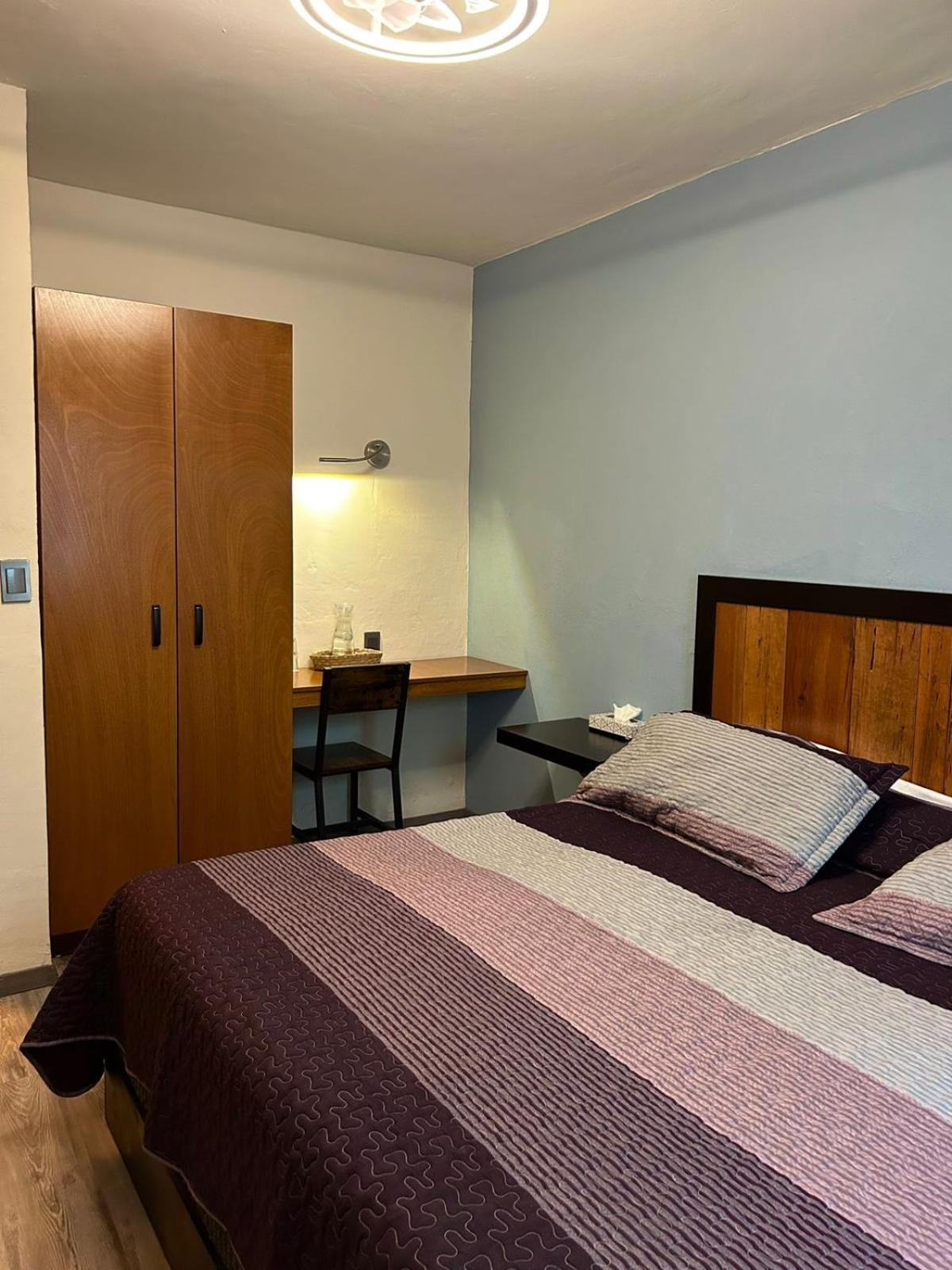 El Salto De Camela Hostal Uruapan  Kültér fotó