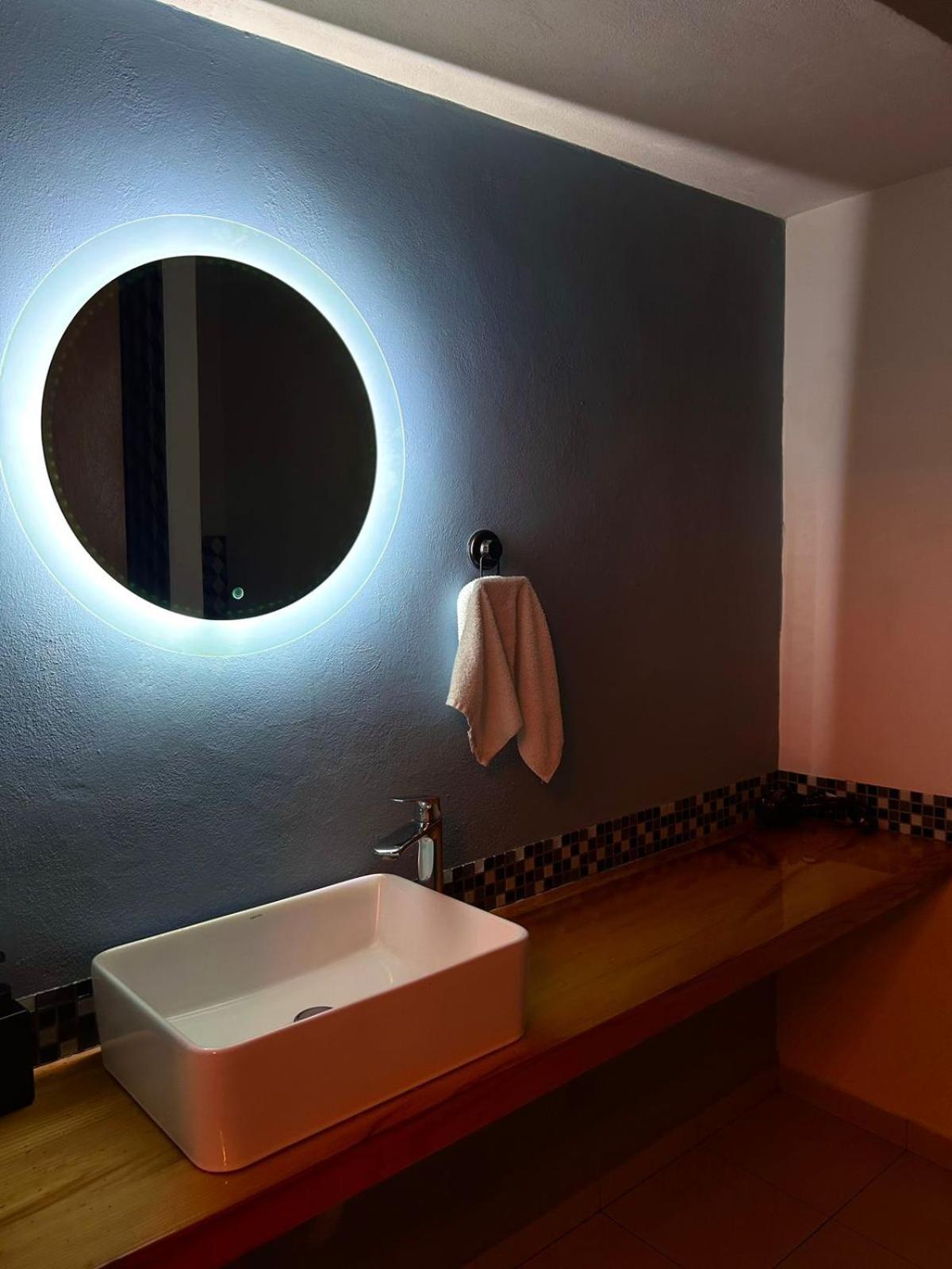 El Salto De Camela Hostal Uruapan  Kültér fotó